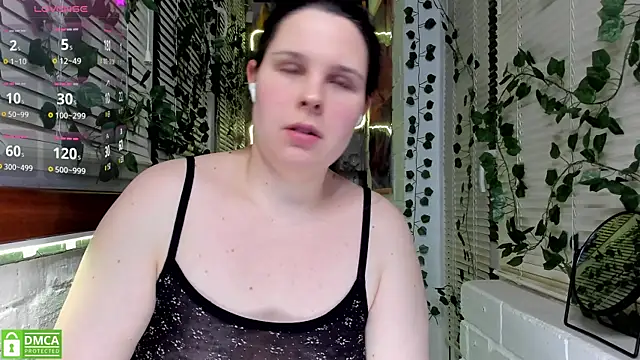 Snapshot of Candys_booty chatting on 03-10-25, 08:56 Candys booty online show from 03-10-25, 08:56