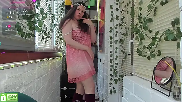 Snapshot of Candys_booty chatting on 12-25-24, 01:20 Candys booty online show from 12-25-24, 01:20