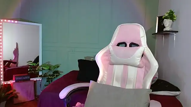 tiffany laurens online show from 12-07-24, 09:33