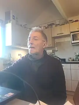 Snapshot of 60philippe chatting on 01-13-25, 12:35 60philippe online show from 01-13-25, 12:35