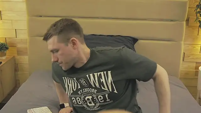 EthanPinkman online show from 04-11-26, 07:56