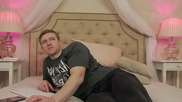 EthanPinkman online show from 10-12-25, 04:14