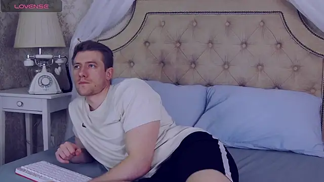 EthanPinkman online show from 03-12-25, 06:51