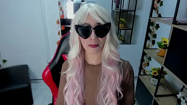 LilithCooperr  online show from 12-17-25, 10:04