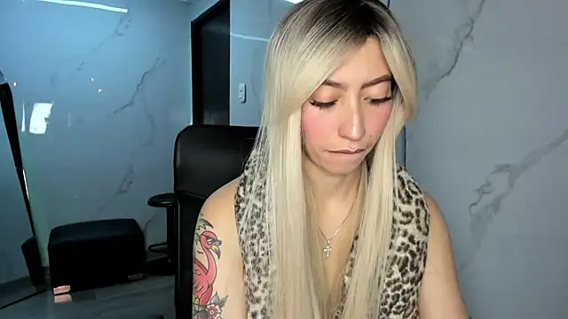 LilithCooperr  online show from 10-10-25, 09:37