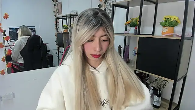 LilithCooperr  online show from 10-01-25, 10:02