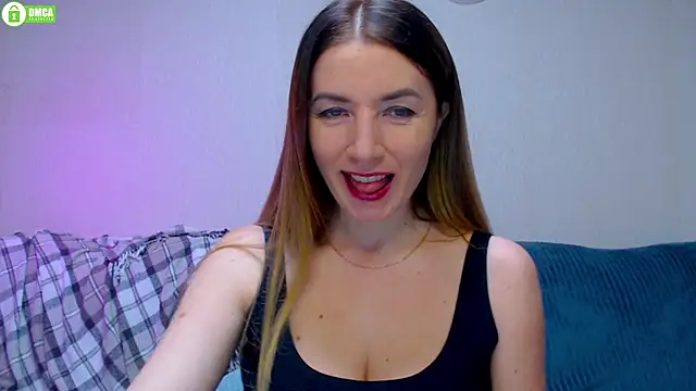 Snapshot of Sweet___Amelia chatting on 10-10-25, 03:24 Sweet   Amelia online show from 10-10-25, 03:24
