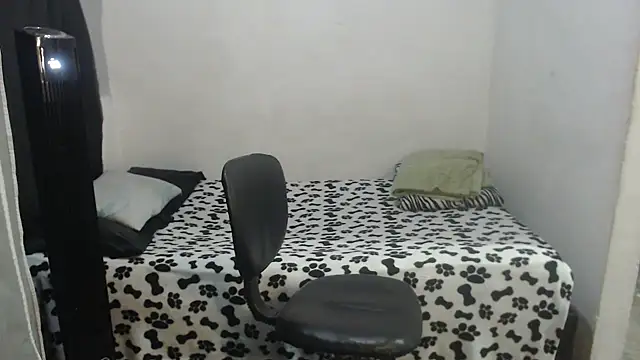 Snapshot of grandominantex1 chatting on 02-10-26, 10:47 grandominantex1 online show from 02-10-26, 10:47