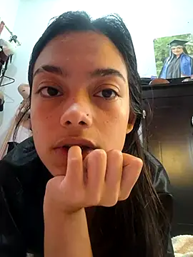 littlemelii online show from 12-29-24, 04:48