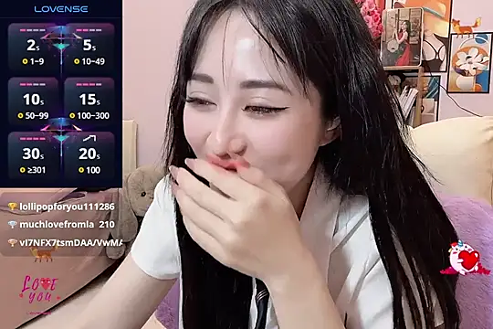 Snapshot of _LLisa_ chatting on 03-06-25, 01:16 LLisa online show from 03-06-25, 01:16