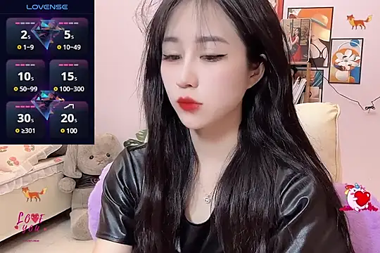 Snapshot of _LLisa_ chatting on 02-24-25, 06:04 LLisa online show from 02-24-25, 06:04