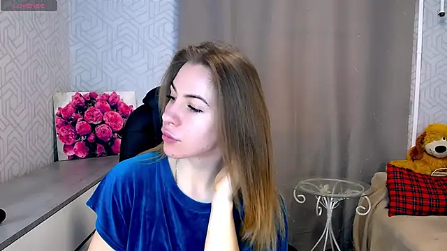 Snapshot of Naughty__Megan chatting on 03-07-25, 04:57 Naughty Megan online show from 03-07-25, 04:57