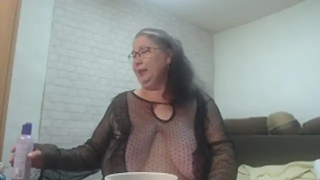 Snapshot of EmmaSquirt chatting on 05-07-26, 04:50 EmmaSquirt online show from 05-07-26, 04:50