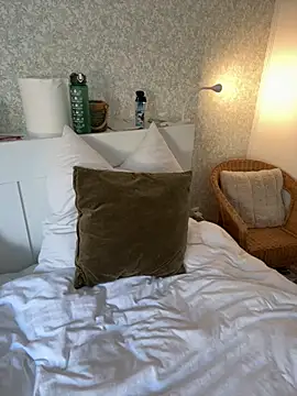 Alisa-Marie online show from 11-04-25, 11:03