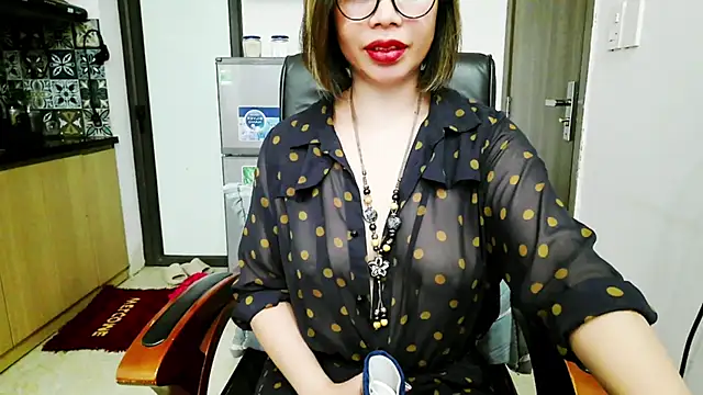 Miu-Le online show from 11-19-25, 08:47