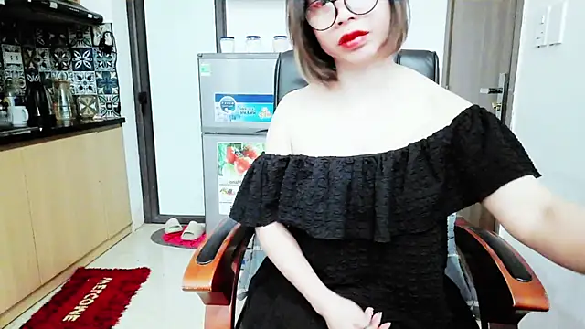 Miu-Le online show from 11-30-25, 12:44