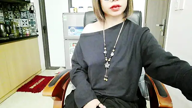 Miu-Le online show from 11-24-25, 05:13