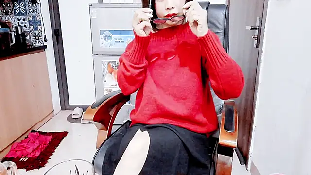 Miu-Le online show from 12-21-25, 02:41