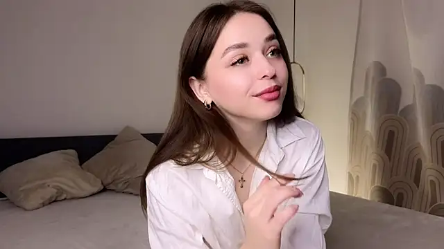 Snapshot of EstherMitchel chatting on 10-03-25, 01:20 EstherMitchel online show from 10-03-25, 01:20