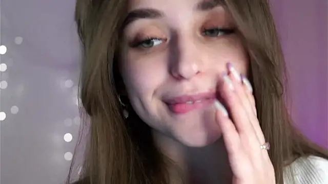 Snapshot of EstherMitchel chatting on 02-06-25, 04:31 EstherMitchel online show from 02-06-25, 04:31