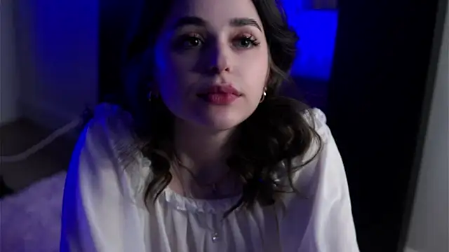 Snapshot of EstherMitchel chatting on 03-14-25, 07:26 EstherMitchel online show from 03-14-25, 07:26