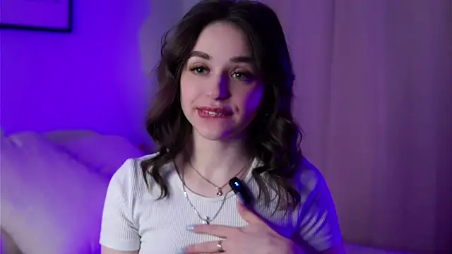 Snapshot of EstherMitchel chatting on 03-14-25, 01:16 EstherMitchel online show from 03-14-25, 01:16