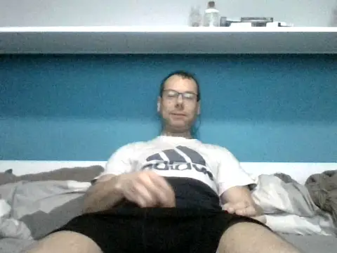 Snapshot of SEBIX-35 chatting on 11-18-25, 08:06 SEBIX-35 online show from 11-18-25, 08:06