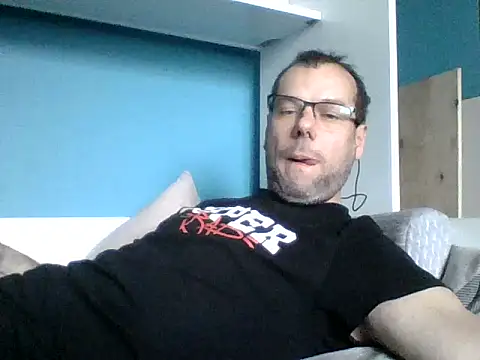 Snapshot of SEBIX-35 chatting on 11-21-25, 08:35 SEBIX-35 online show from 11-21-25, 08:35