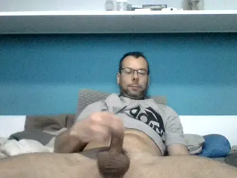 Snapshot of SEBIX-35 chatting on 11-13-25, 07:23 SEBIX-35 online show from 11-13-25, 07:23