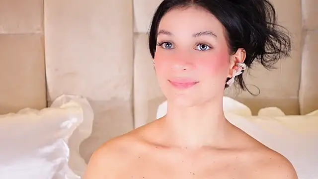 KiraKayleigh1 online show from 11-05-25, 02:36