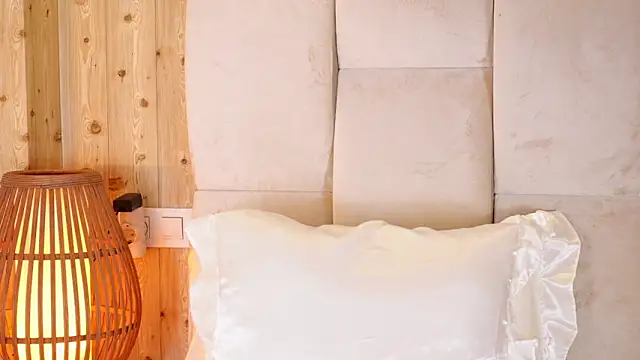 KiraKayleigh1 online show from 11-01-25, 01:45