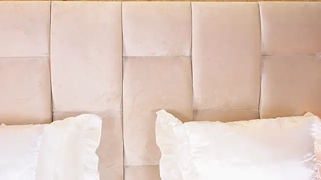 KiraKayleigh1 online show from 10-13-25, 01:07