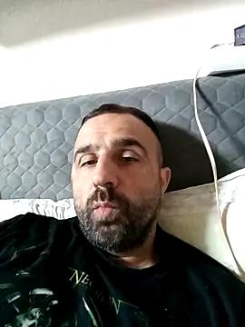 Snapshot of ivat80 chatting on 05-06-26, 04:49 ivat80 online show from 05-06-26, 04:49