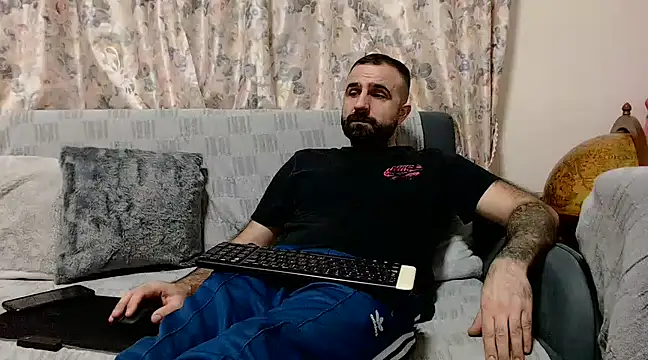 Snapshot of ivat80 chatting on 03-05-25, 05:29 ivat80 online show from 03-05-25, 05:29