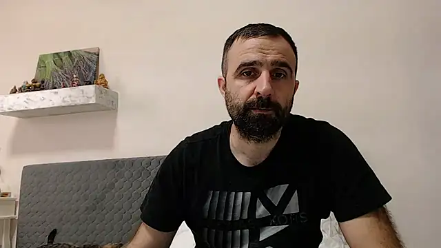 Snapshot of ivat80 chatting on 02-06-25, 01:21 ivat80 online show from 02-06-25, 01:21