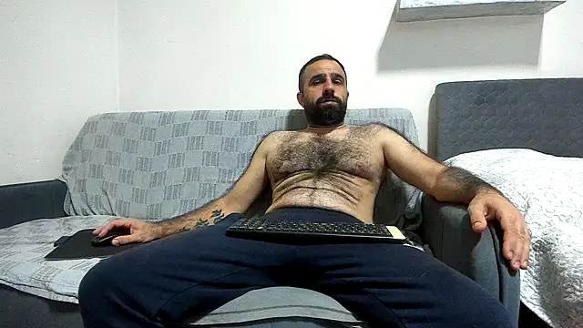 Snapshot of ivat80 chatting on 10-14-25, 04:40 ivat80 online show from 10-14-25, 04:40