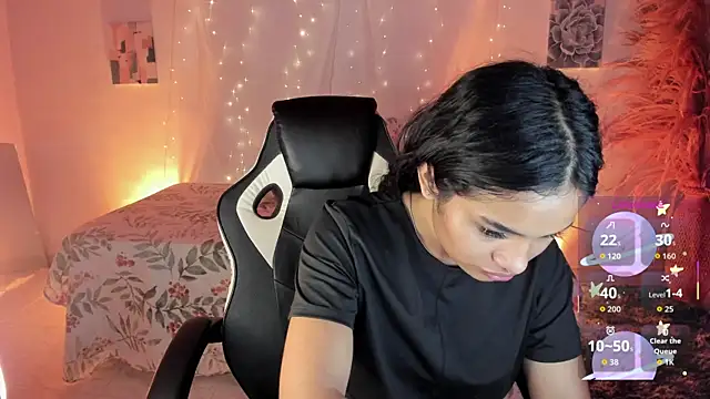 Riana Kean online show from 11-26-25, 04:56