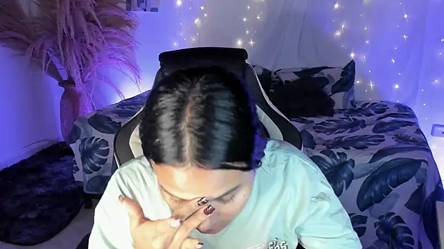 Riana Kean online show from 04-12-26, 03:21