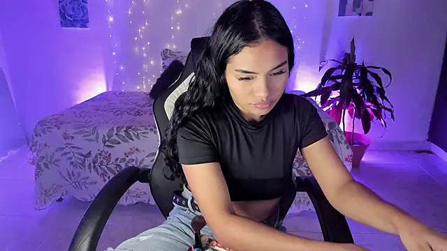 Riana Kean online show from 11-14-25, 01:42