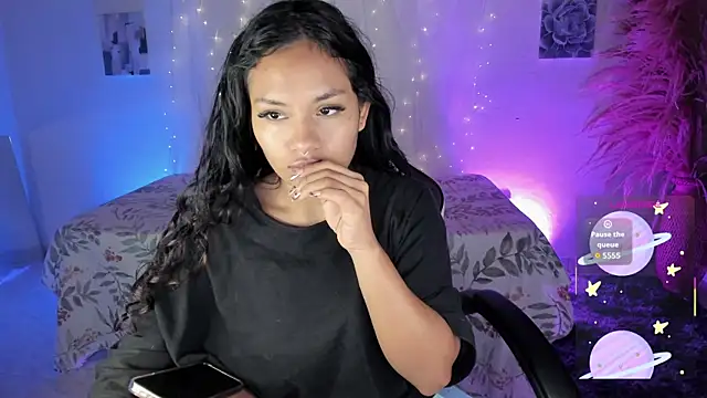 Riana Kean online show from 11-28-25, 04:56