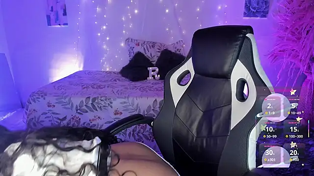 Riana Kean online show from 12-22-25, 02:44