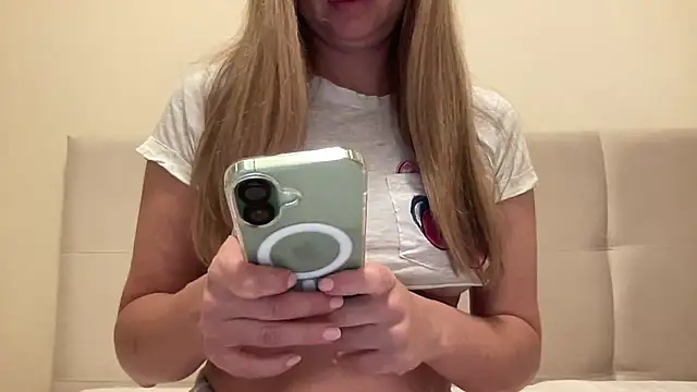 LisaFlower online show from 11-07-25, 04:11