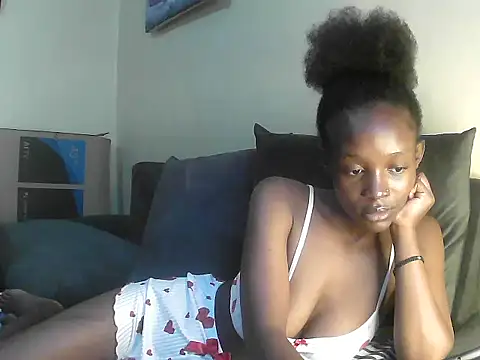 petite clara24 online show from 03-11-25, 11:15