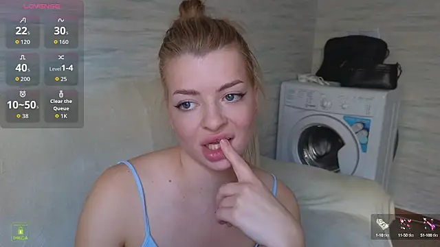 RinaBlondie online show from 09-25-25, 02:23