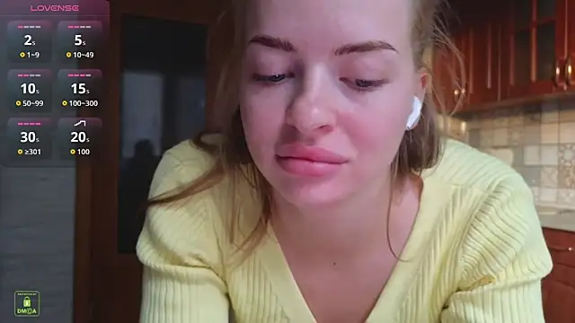 RinaBlondie online show from 09-22-25, 03:40