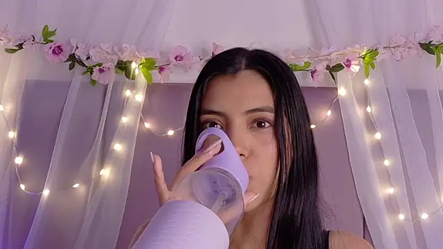 Julie Bennet online show from 04-11-26, 05:15