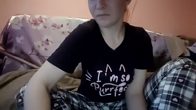  Kitti  online show from 12-17-25, 01:49