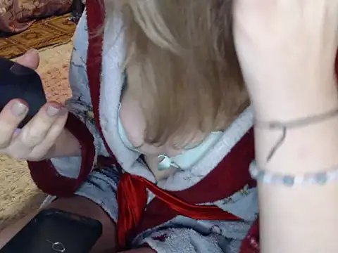 Snapshot of _Kitti_ chatting on 01-15-25, 09:09 Kitti online show from 01-15-25, 09:09