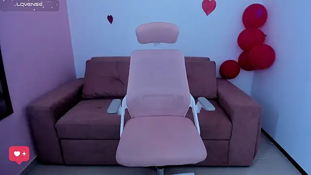 Snapshot of Darsha_Hara chatting on 02-15-25, 08:45 Darsha Hara online show from 02-15-25, 08:45