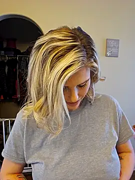 ellieconradxo online show from 03-07-25, 04:55